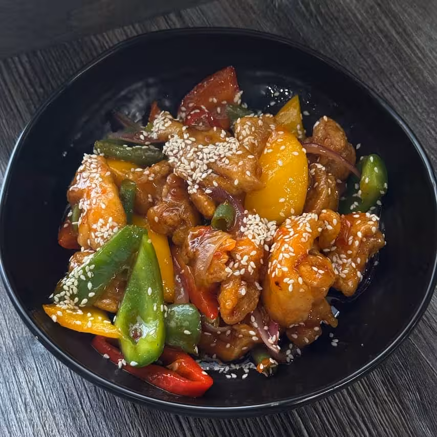 Фото Курица с овощами в азиатском стиле